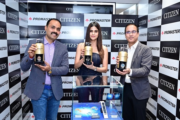 LtoR-Lakshmikanthan-D-DGM-Sales-Marketing-Aaditi-Pohankar-Actor-Indian-Cinema-with-Sandeep-Hegde-GM-Sales-Marketing-launching-CITIZEN-PROMASTER-FUGU-INSPIRED-LIMITED-EDITION-WATCH-in-D